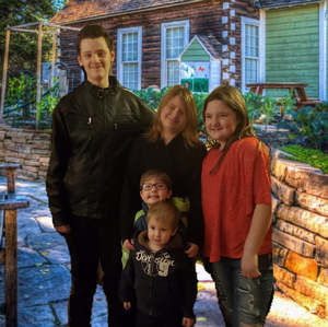 Meet your Posher, Lonnie